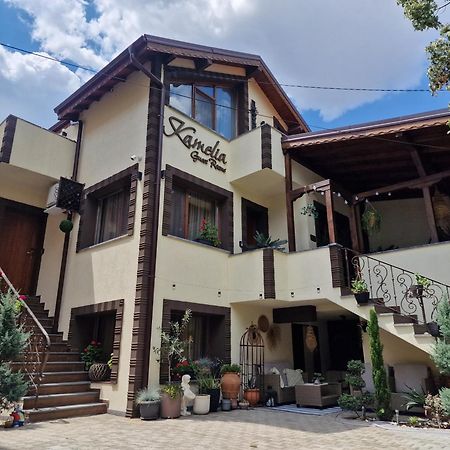 Kamelia Guest Rooms คาซานลัก ภายนอก รูปภาพ